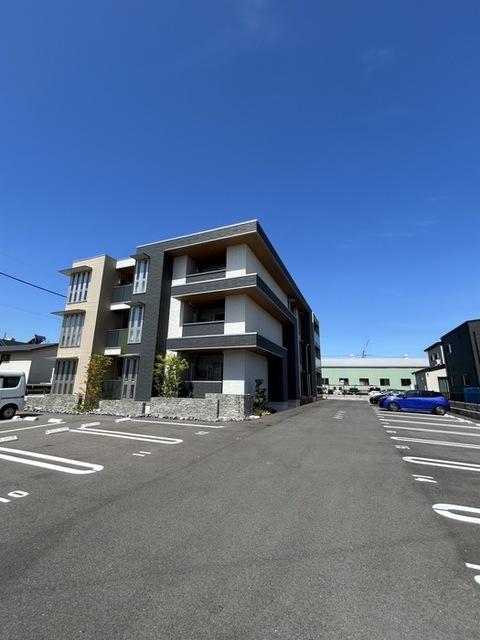 ドゥ・アムール（102） 駐車場
