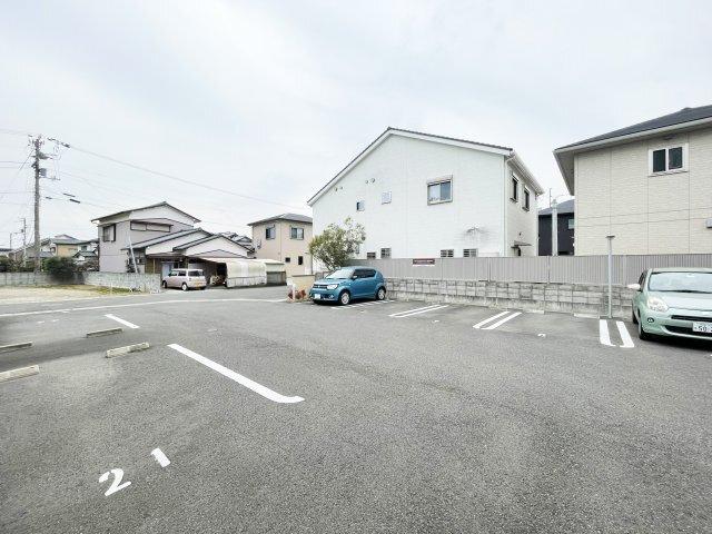 ハコマルシェ 駐車場