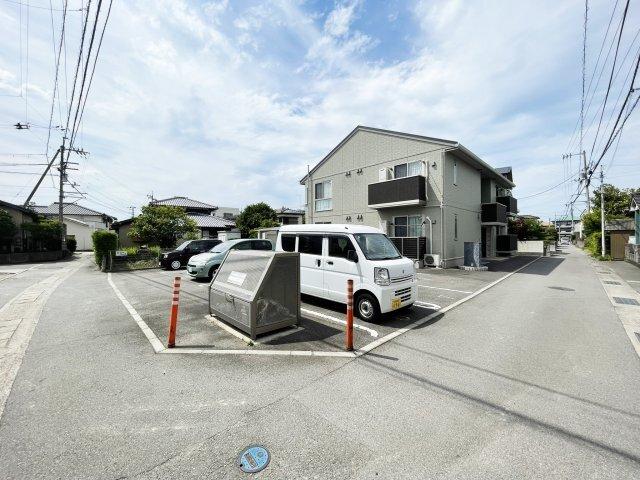 エテルノ 駐車場