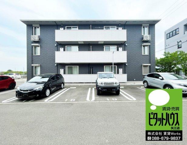 ラ・トゥール山城西　Ａ棟 外観