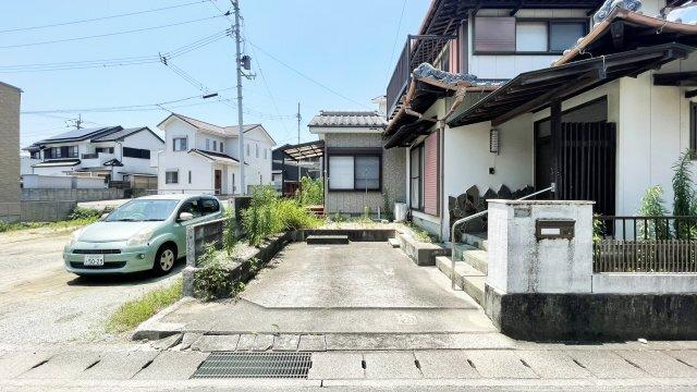 撫養町木津字南川屋482-20　借家 駐車場