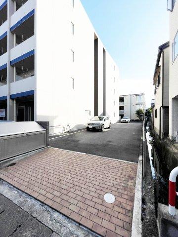 ベレオ助任橋 駐車場