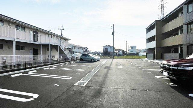 エグレットテラスⅡ 駐車場