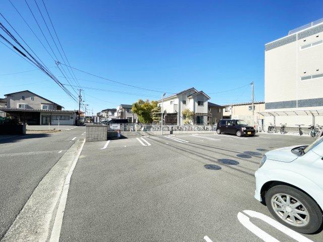 フルール 駐車場