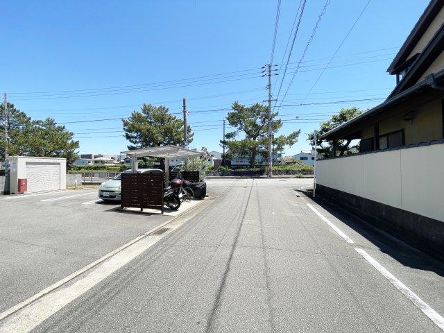 ベレオ新蔵 駐車場
