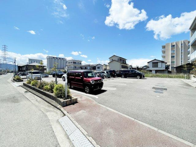 ベレオユトリア 駐車場