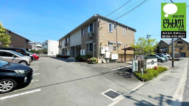 ルーエ　Ⅲ棟 外観