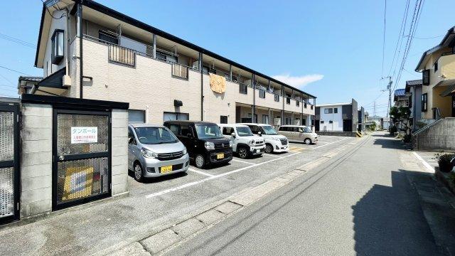 パレスイーズ 駐車場