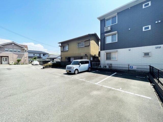 エクセルコート南島田 駐車場