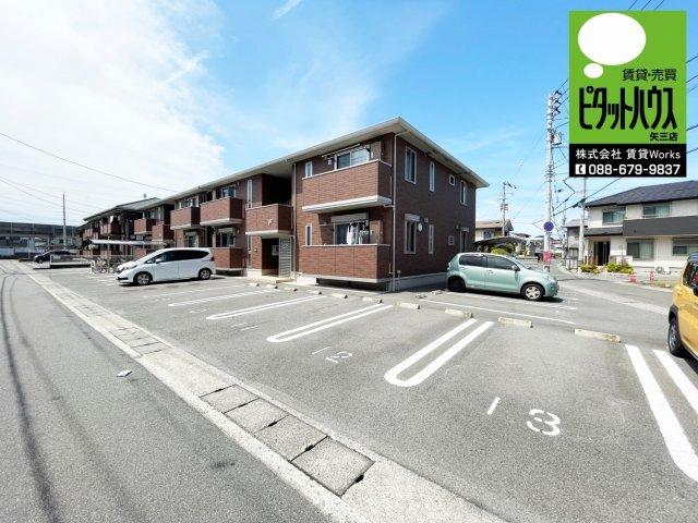 アムール　Ｆ棟 外観