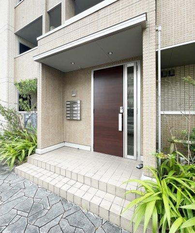 浜の前マンション１３号棟 エントランス