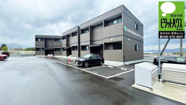 牛島駅より徒歩20分 築1年10ヶ月 2階建の賃貸物件
