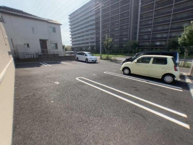 アルバ（201） 駐車場
