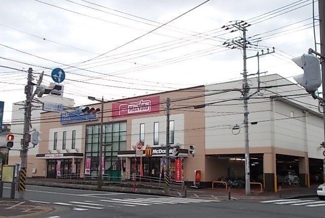マックスバリュ荻窪店：180m