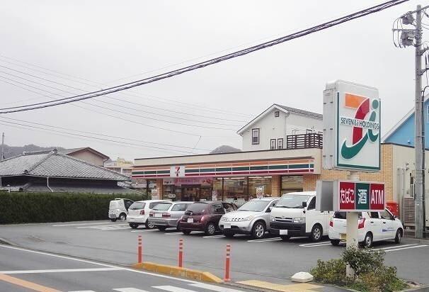 セブンイレブン葉山一色店：537m