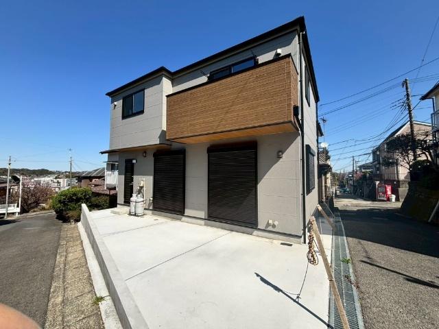 駐車スペースございます。周辺道路の道幅もあり十分に切り返しできます◎