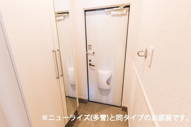 アプローチⅢ（101） 玄関