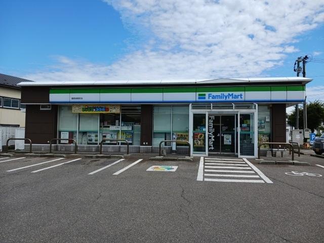 ファミリーマート鶴岡城南町店：500m