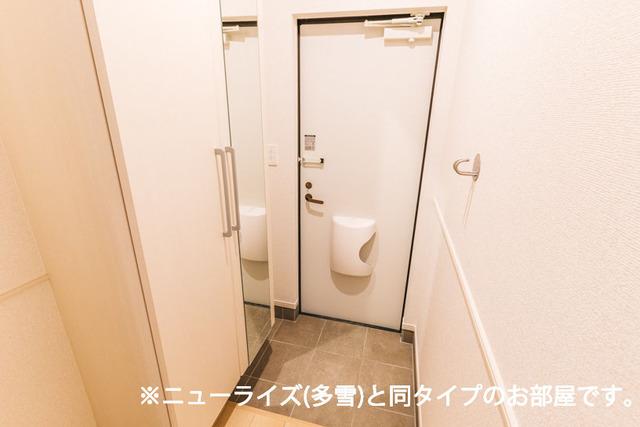 アプローチⅢ（203） 玄関