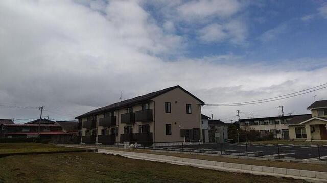 鶴岡駅より徒歩45分 築1年11ヶ月 2階建の賃貸物件