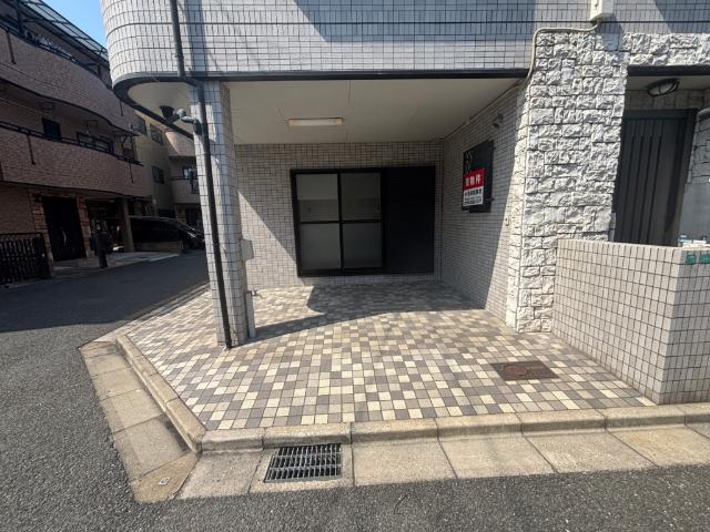 大阪市淀川区三津屋北　中古戸建 駐車場