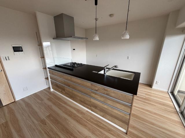 高槻市南大樋町中古マンション キッチン