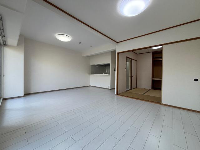 高槻市南大樋町中古マンション リビング