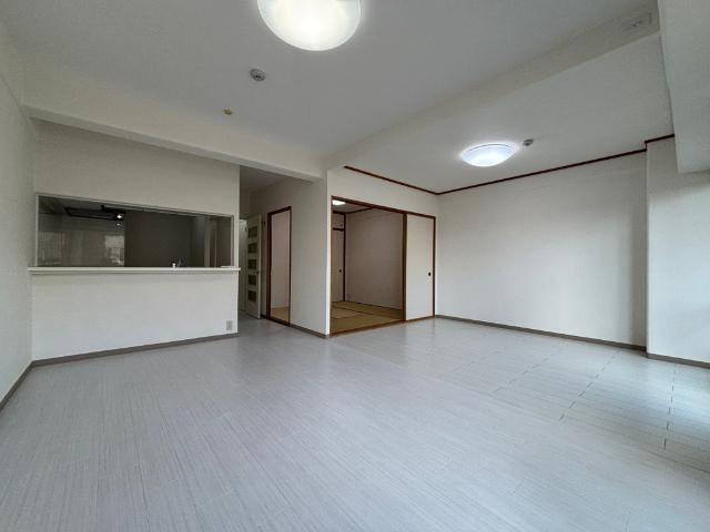 高槻市南大樋町中古マンション リビング