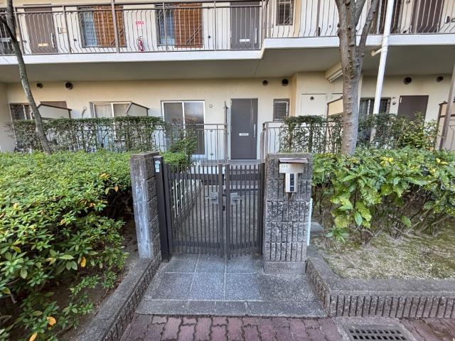 高槻市南大樋町中古マンション 玄関