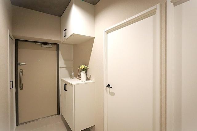 新大阪スカイハイツ 玄関