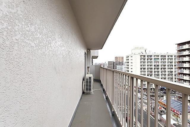新大阪スカイハイツ バルコニー