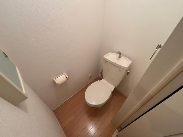 大阪市西淀川区姫島三丁目　中古戸建 トイレ