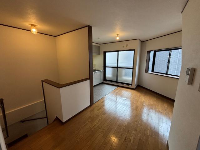 大阪市淀川区三津屋中一丁目　中古戸建 リビング