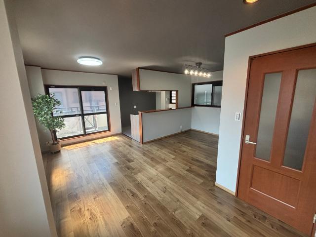 大阪市淀川区三津屋北　中古戸建 リビング