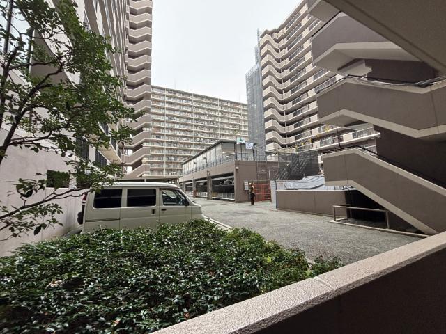 ソシエ北大阪1期棟 駐車場