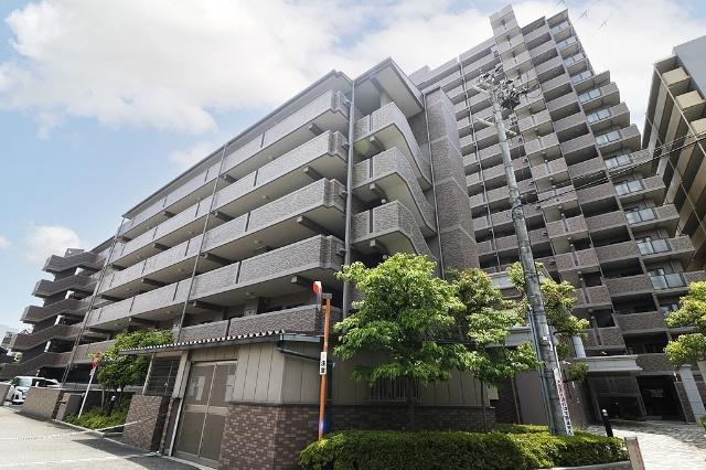 ディオレ江坂 外観
