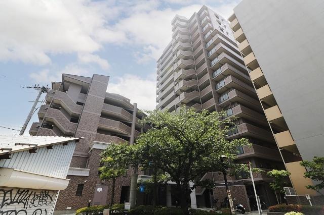 ディオレ江坂 外観