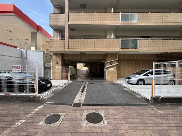 ネバーランド江坂 駐車場