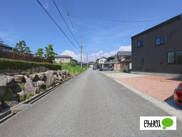 北側前面道路