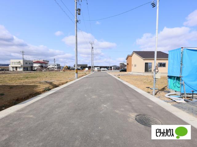 鯖江市水落町８号地 前面道路含む現地写真