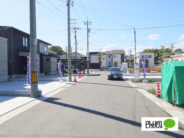 鯖江市水落町３丁目新築分譲Ｑ棟 前面道路含む現地写真