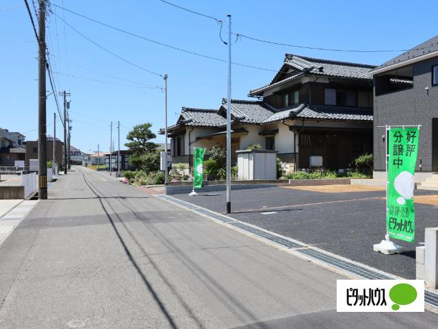 クレイドルガーデン鯖江市宮前第３現場１号棟 前面道路含む現地写真