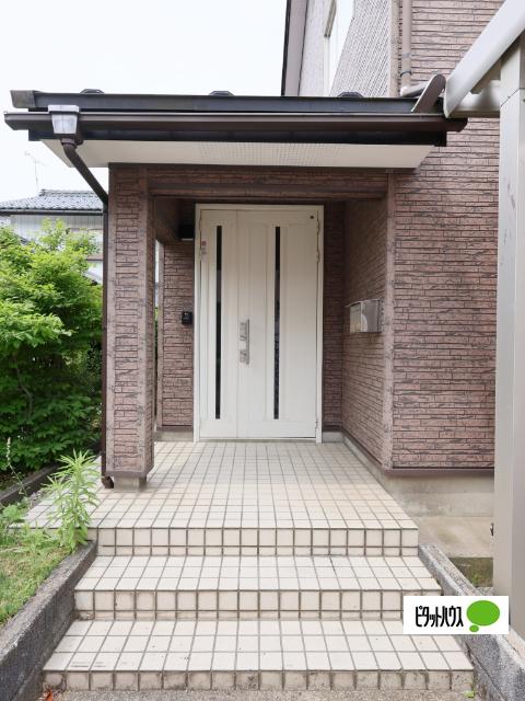 鯖江市上氏家町　中古住宅 玄関
