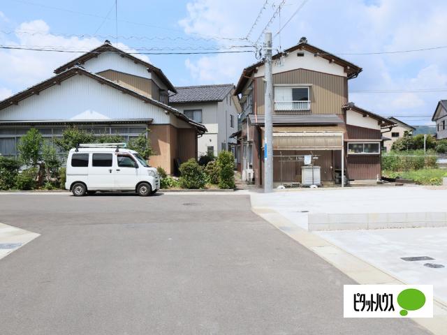 越前市芝原２丁目新築分譲Ｄ棟 前面道路含む現地写真