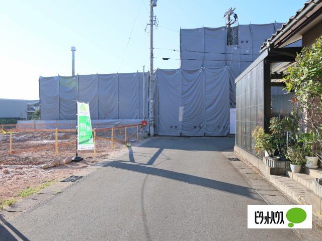 クレイドルガーデン坂井市春江町江留中第２現場１号棟 前面道路含む現地写真