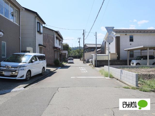 クレイドルガーデン福井市照手第２現場２号棟 前面道路含む現地写真