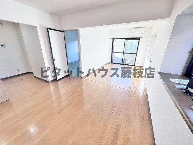 焼津市石津中町マンション リビング