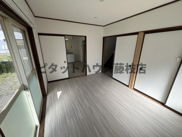 焼津市塩津一戸建 リビング