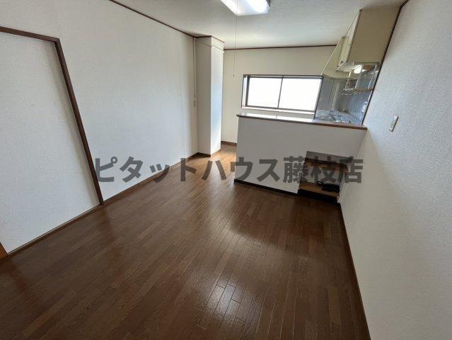 島田市元島田アパート リビング