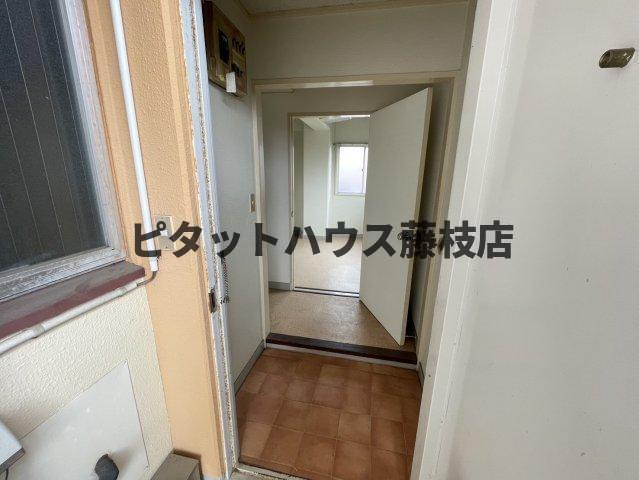 焼津市西小川アパート 玄関